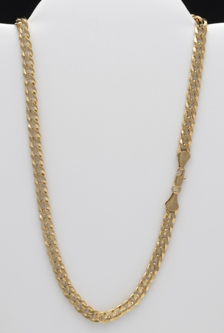 038J | Medium Grooved Curb Link Chain