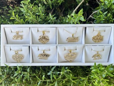 Mom Special #2 - 8 Charms & Chains with Display | Collection
