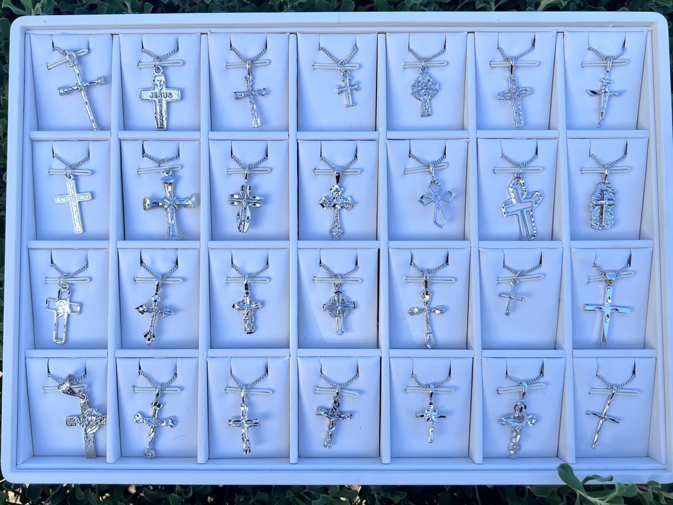 28 Regular Crosses & 28 Chains (32A-18" & 20") With Display | Collection - Image 2