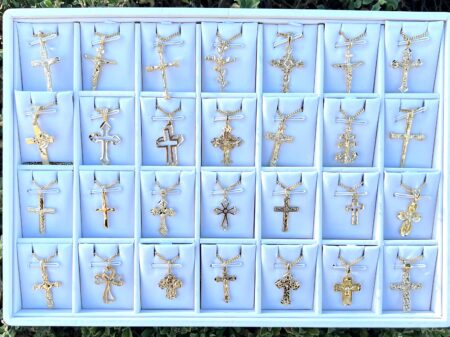28 Regular Crosses & 28 Chains (32A-18" & 20") With Display | Collection