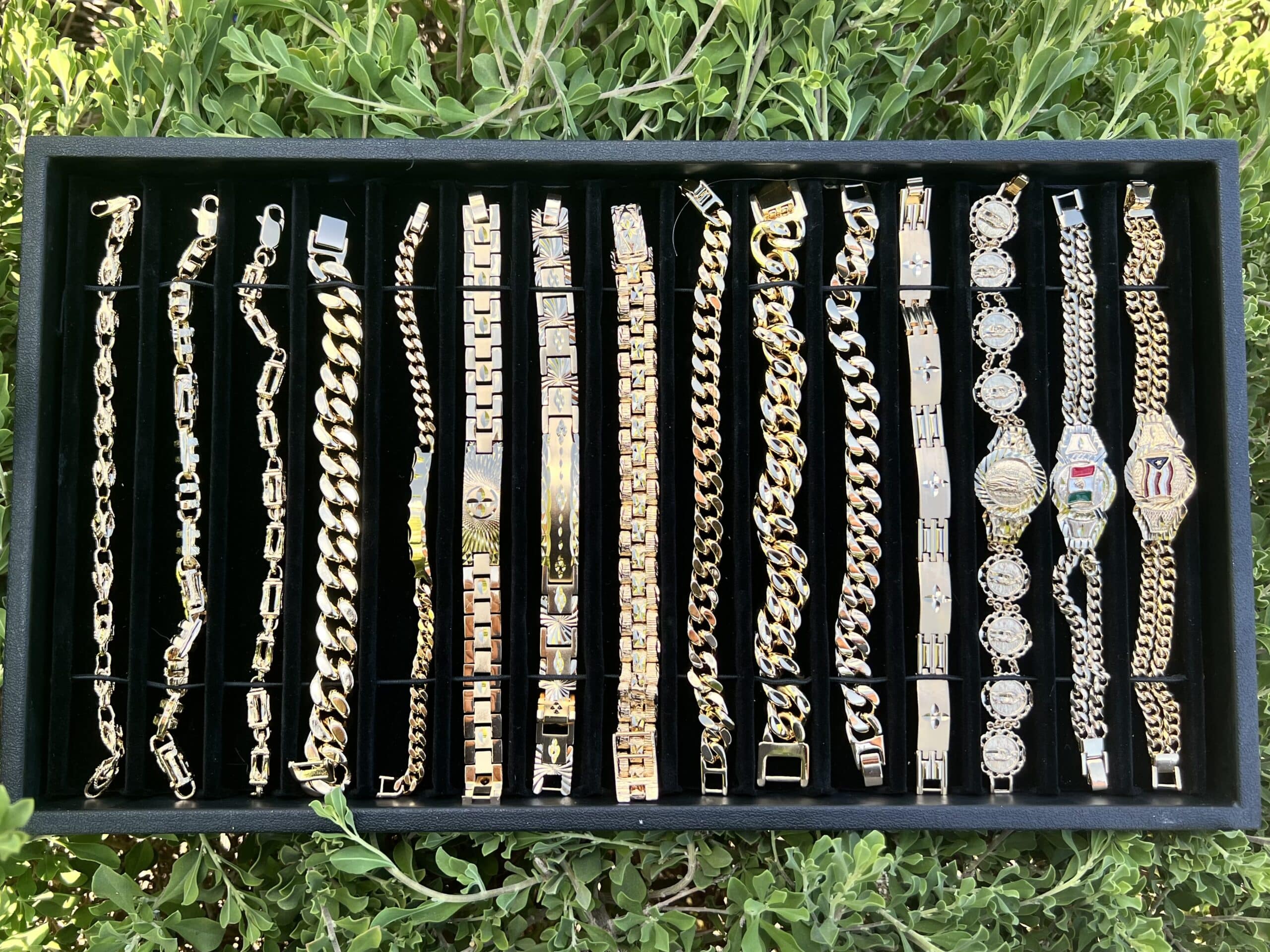 15 Men's Bracelets - With Display | Starter Kit