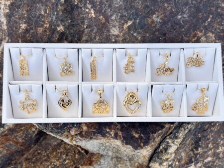 Mom Special #1 - 12 Charms/Chains - With Display | Collection