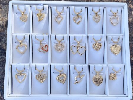 18 Hearts & Chains With Display | Collection